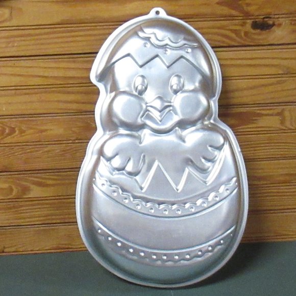 Wilton Kitchen Vintage Wilton Chick In Egg Cake Pan Easter Poshmark